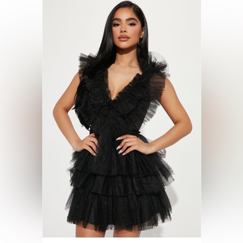 XS Fashion Nova NWT Black Ruffle Dress